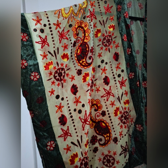 Stunning emerald floral burnout Rayon velvet kimono overlay - Picture 3 of 9